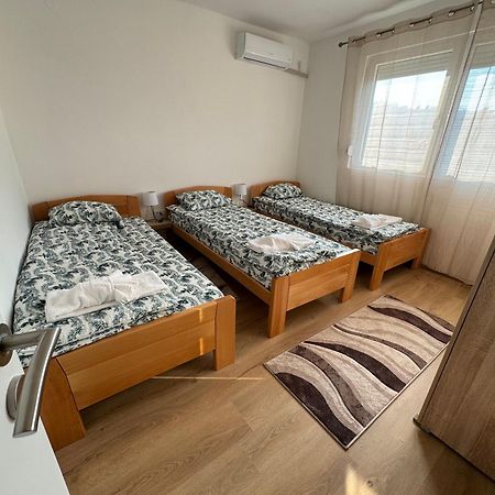 Vuk Apartman Donji Milanovac Luaran gambar