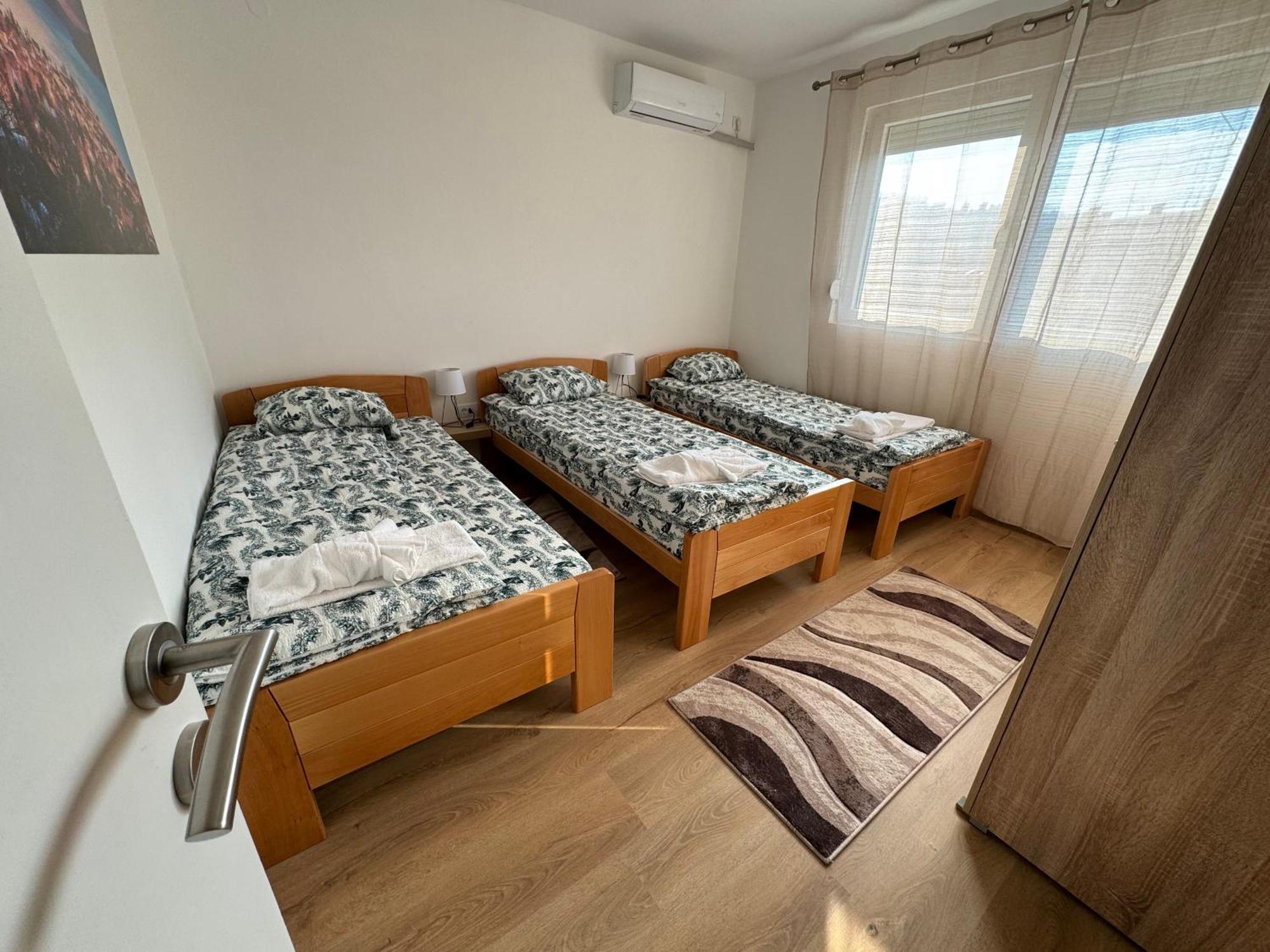 Vuk Apartman Donji Milanovac Luaran gambar